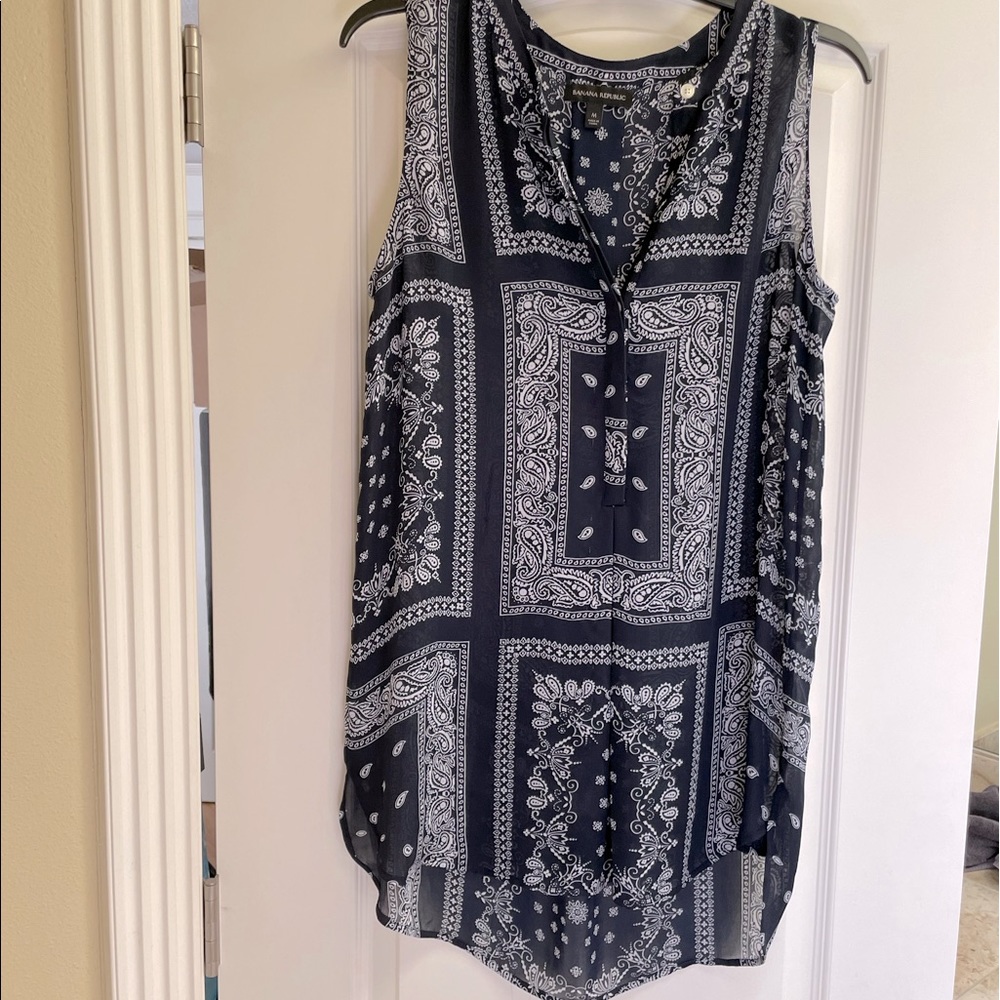 Banana Republic handkerchief top!